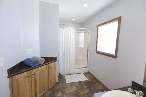 5465 Laurice Ave, Williston, ND 58801 photo 9