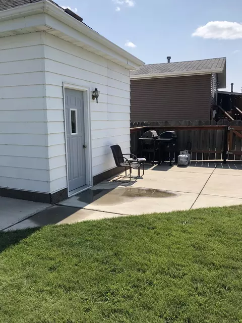 2311 7th Ave E, Williston, ND 58801 photo 9