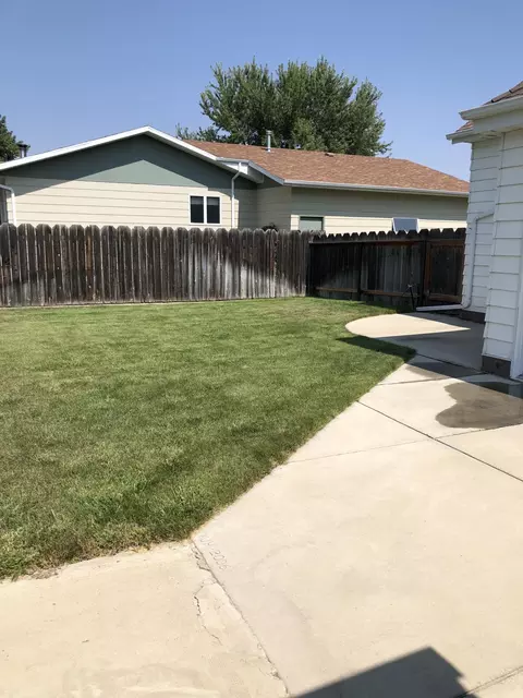 2311 7th Ave E, Williston, ND 58801 photo 6