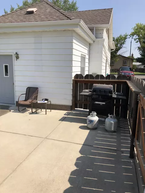2311 7th Ave E, Williston, ND 58801 photo 5