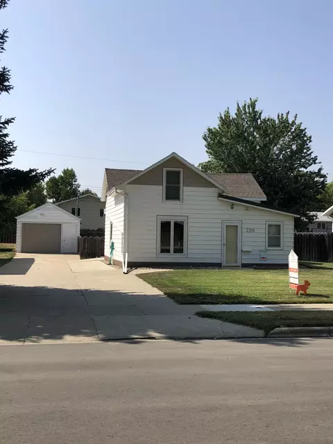 2311 7th Ave E, Williston, ND 58801 photo 1
