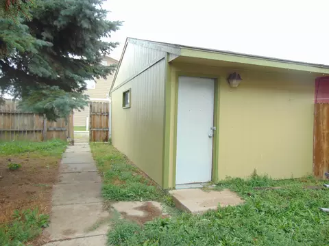 1716 30th St W, Williston, ND 58801 photo 8
