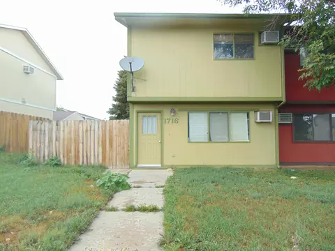 1716 30th St W, Williston, ND 58801 photo 1