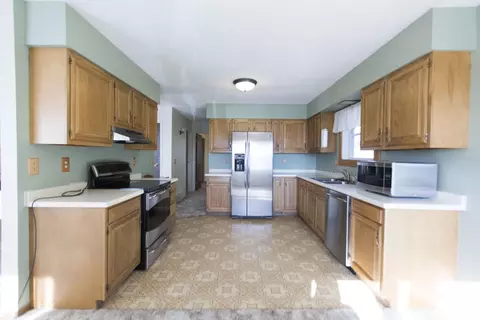2301 9th Ave E, Williston, ND 58801 photo 8