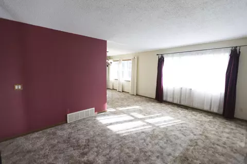 2301 9th Ave E, Williston, ND 58801 photo 4