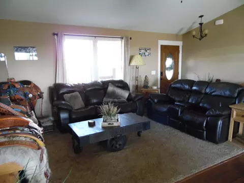 14718 Lambert St, Williston, ND 58801 photo 6