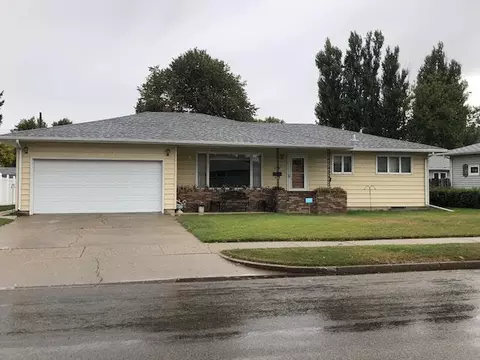 1313 E Hillcourt, Williston, ND 58801 photo 1