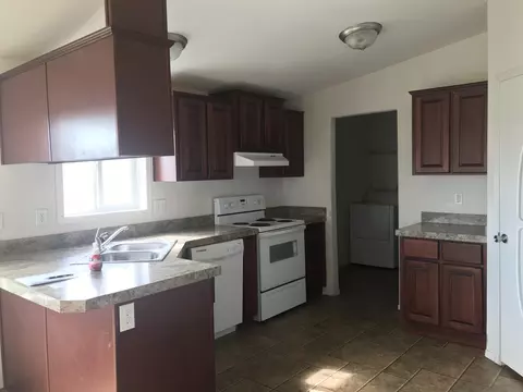 5611 Border Ave, Williston, ND 58801 photo 3