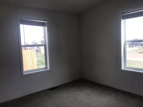 5611 Border Ave, Williston, ND 58801 photo 11