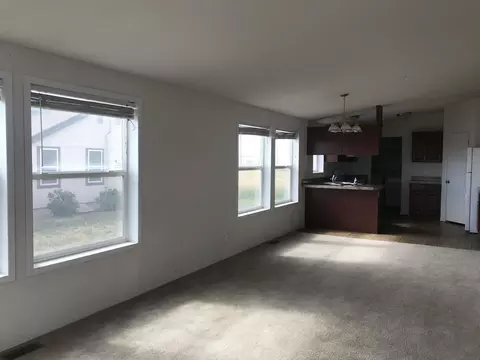 5611 Border Ave, Williston, ND 58801 photo 2