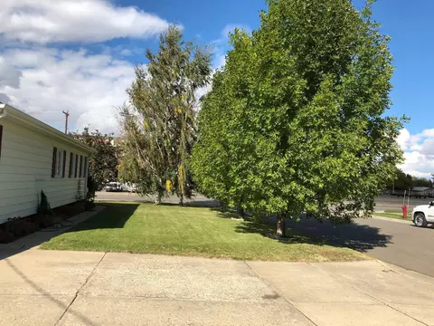 1003 11th St W, Williston, ND 58801 photo 4