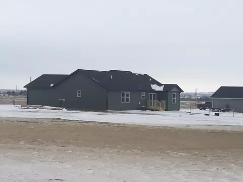 13339 River Medow St, Williston, ND 58801 photo 2