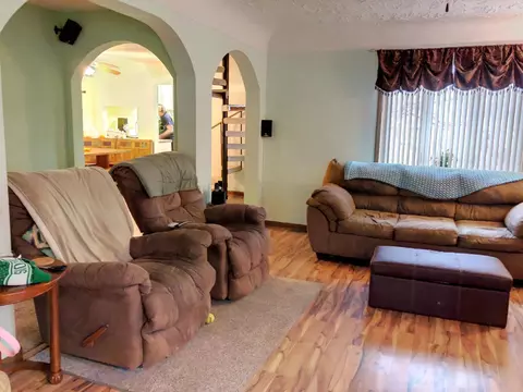514 8th Ave W, Williston, ND 58801 photo 2