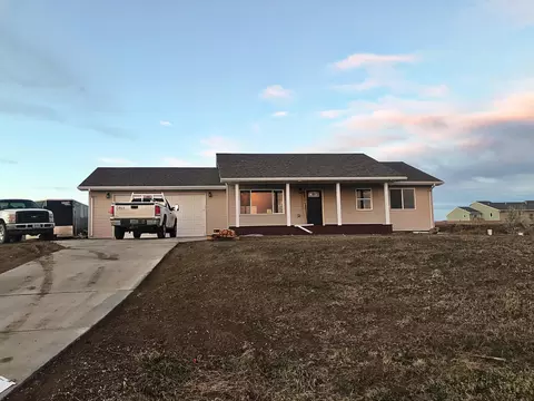 14015 Madison Ln, Williston, ND 58801 photo 1