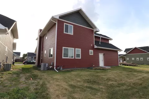 2106 18th Ave W, Williston, ND 58801 photo 3