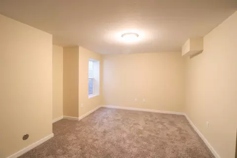2106 18th Ave W, Williston, ND 58801 photo 23