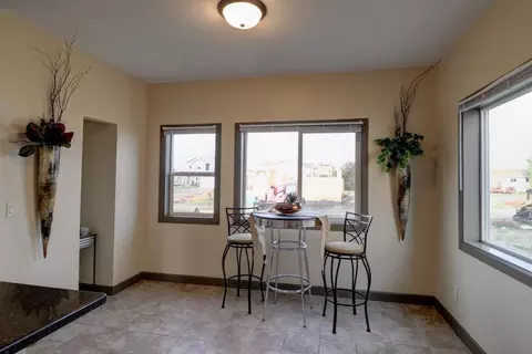 2106 18th Ave W, Williston, ND 58801 photo 11
