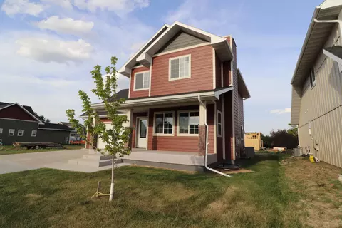 2106 18th Ave W, Williston, ND 58801 photo 2
