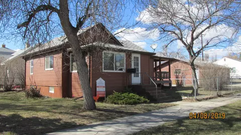 405 7th Ave W, Williston, ND 58801 photo 1