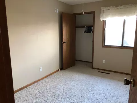 1126 7th Ave E, Williston, ND 58801 photo 5