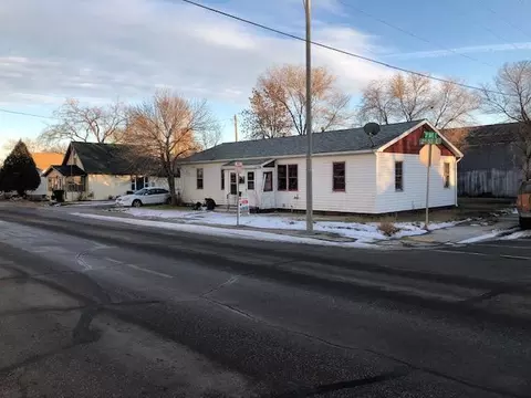 304-306 2nd St E, Williston, ND 58801 photo 1