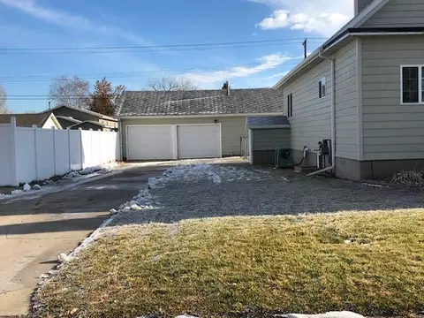 2314 University Ave, Williston, ND 58801 photo 3