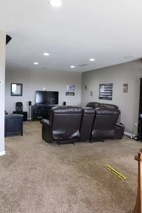 13405 Kingsview Ln, Williston, ND 58801 photo 30