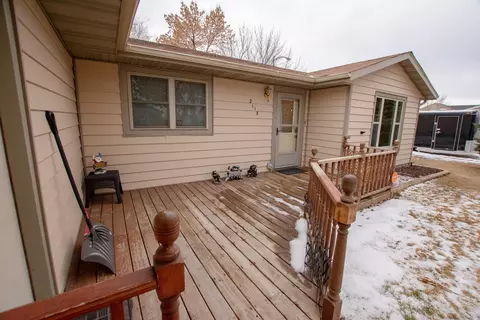 2113 19th Ave W, Williston, ND 58801 photo 2