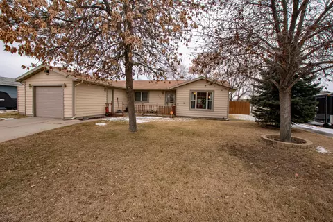2113 19th Ave W, Williston, ND 58801 photo 1