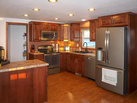 1219 20th Ave E, Williston, ND 58801 photo 6