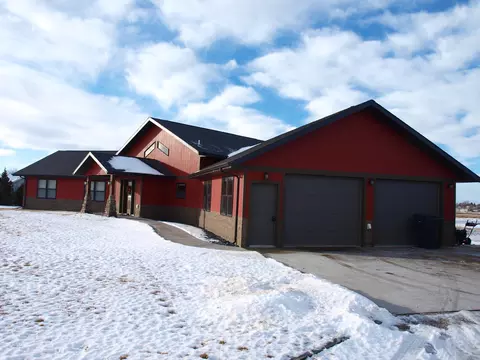 1219 20th Ave E, Williston, ND 58801 photo 4