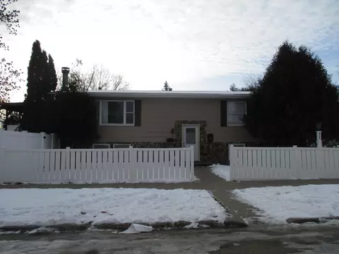 405 10th St W, Williston, ND 58801 photo 1