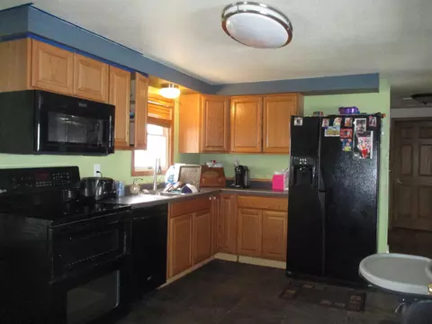 405 10th St W, Williston, ND 58801 photo 5
