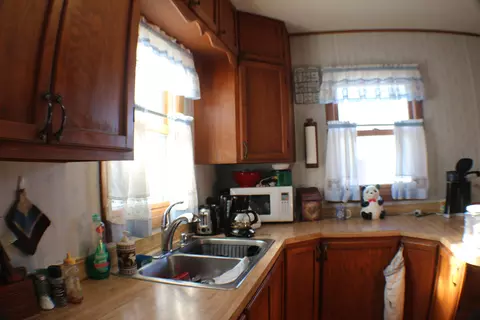 819 13th Ave W, Williston, ND 58801 photo 9