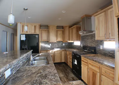 14977 Cochise St, Williston, ND 58801 photo 2