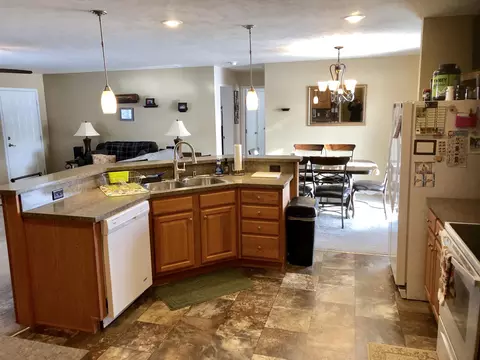 13344 Mountain Meadow St, Williston, ND 58801 photo 9