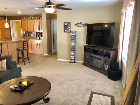 13344 Mountain Meadow St, Williston, ND 58801 photo 2