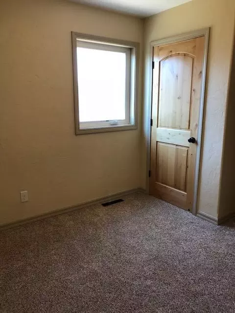 1921 20th Ave W, Williston, ND 58801 photo 11