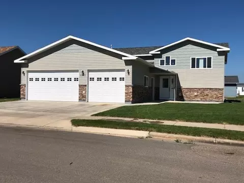 1921 20th Ave W, Williston, ND 58801 photo 1