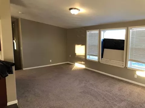5608 Lukenbill Ave, Williston, ND 58801 photo 2