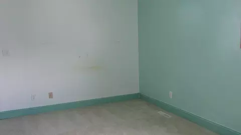 1515 5th Ave W, Williston, ND 58801 photo 2