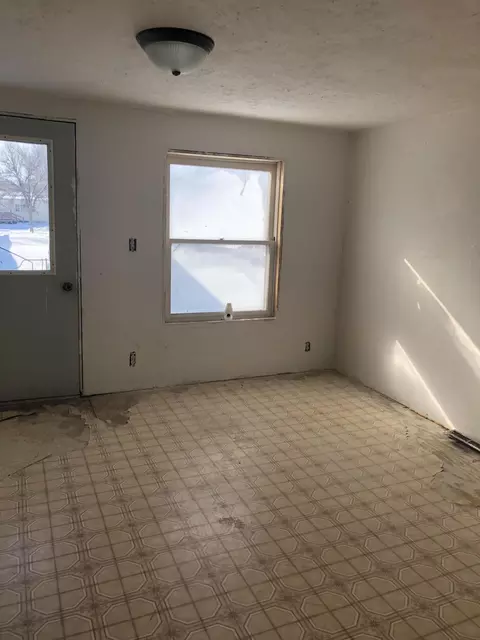 1007 6th Ave NW, Williston, ND 58801 photo 13