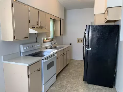 415 Washington Ave, Williston, ND 58801 photo 3