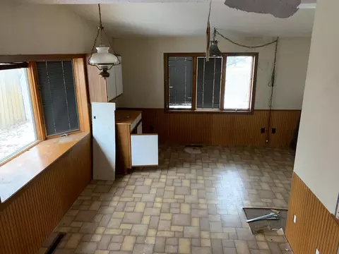 417 Washington Ave, Williston, ND 58801 photo 2