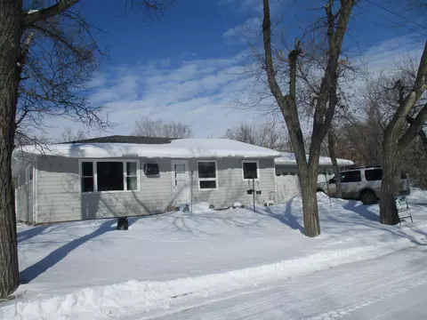 102 Robinson St, Grenora, ND 58845 photo 1