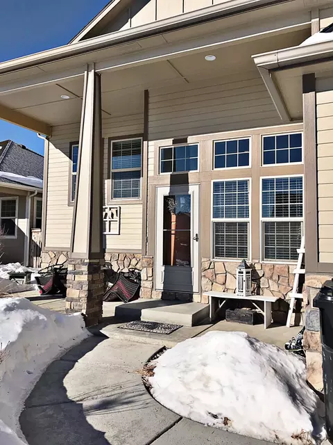 2113 18th Ave W, Williston, ND 58801 photo 2
