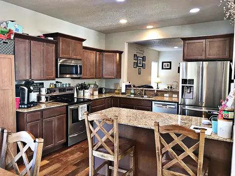2113 18th Ave W, Williston, ND 58801 photo 5