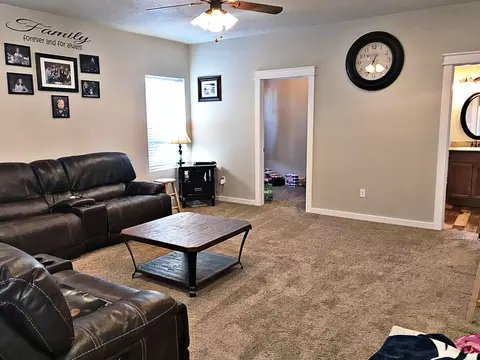 2113 18th Ave W, Williston, ND 58801 photo 11