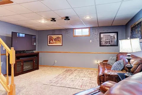 1614 Bison Dr, Williston, ND 58801 photo 14