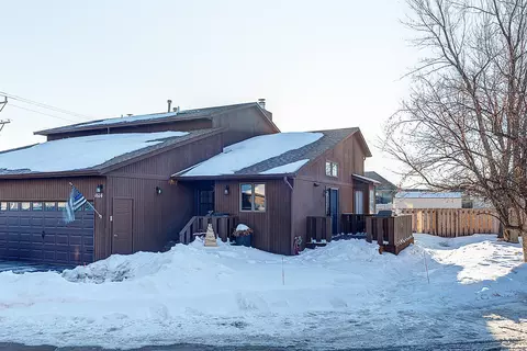 1614 Bison Dr, Williston, ND 58801 photo 1